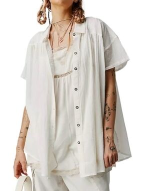 Lightweight Women's Float Away Cotton Pleated Shirt L